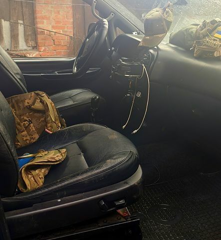 Синий Хендай Н 200 пасс., объемом двигателя 2.5 л и пробегом 350 тыс. км за 4300 $, фото 8 на Automoto.ua