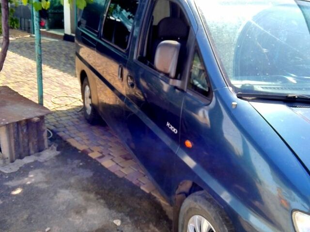 Синий Хендай Н 200 пасс., объемом двигателя 2.5 л и пробегом 0 тыс. км за 3850 $, фото 2 на Automoto.ua