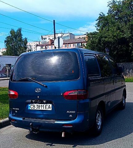 Синий Хендай Н 200 пасс., объемом двигателя 2.5 л и пробегом 407 тыс. км за 4000 $, фото 1 на Automoto.ua
