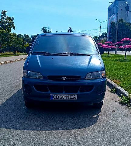 Синий Хендай Н 200 пасс., объемом двигателя 2.5 л и пробегом 407 тыс. км за 4000 $, фото 3 на Automoto.ua