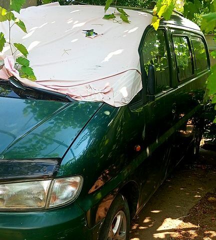 Зеленый Хендай Н 200 пасс., объемом двигателя 2.5 л и пробегом 99 тыс. км за 2700 $, фото 4 на Automoto.ua