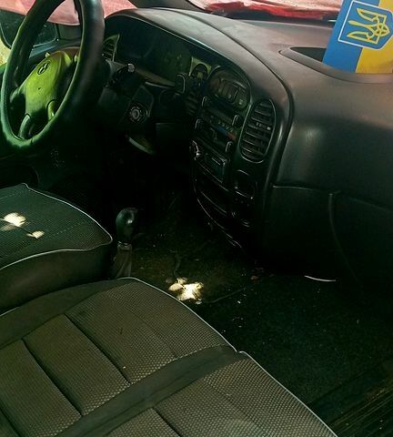 Зеленый Хендай Н 200 пасс., объемом двигателя 2.5 л и пробегом 99 тыс. км за 2700 $, фото 5 на Automoto.ua