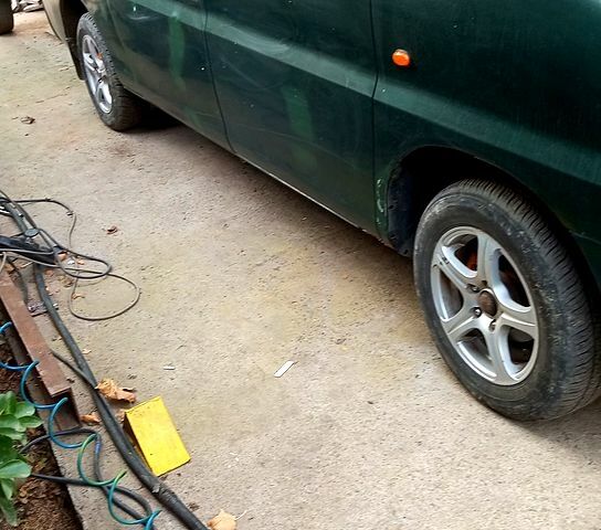 Зеленый Хендай Н 200 пасс., объемом двигателя 2.5 л и пробегом 99 тыс. км за 2700 $, фото 6 на Automoto.ua