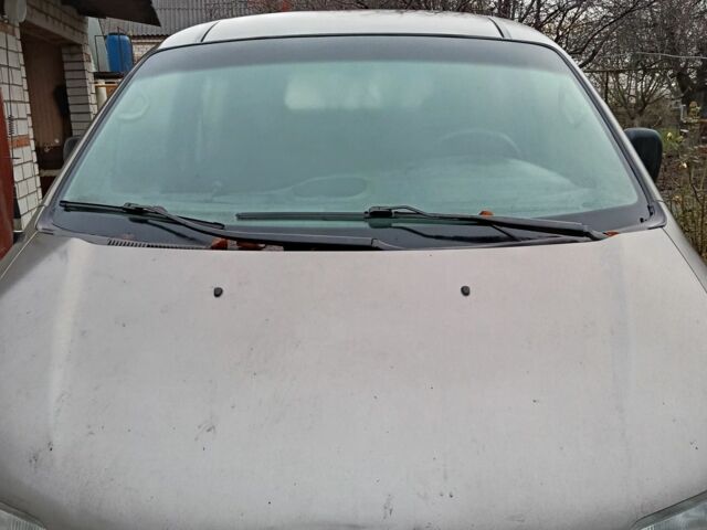 Сірий Хендай Н 200, об'ємом двигуна 0 л та пробігом 1000 тис. км за 2100 $, фото 2 на Automoto.ua