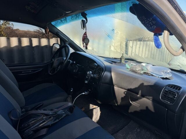 Сірий Хендай Н 200, об'ємом двигуна 0 л та пробігом 188 тис. км за 4774 $, фото 3 на Automoto.ua