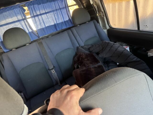 Сірий Хендай Н 200, об'ємом двигуна 0 л та пробігом 188 тис. км за 4774 $, фото 2 на Automoto.ua