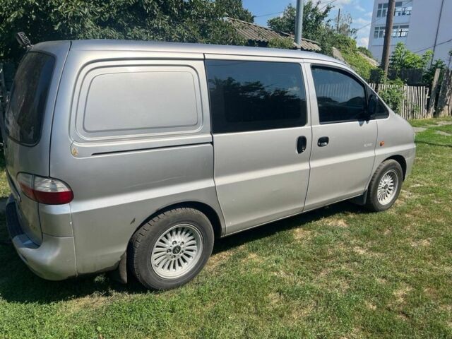 Сірий Хендай Н 200, об'ємом двигуна 2.5 л та пробігом 481 тис. км за 4500 $, фото 2 на Automoto.ua