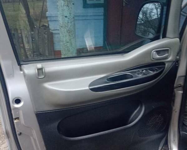 Сірий Хендай Н 200, об'ємом двигуна 2.48 л та пробігом 400 тис. км за 4150 $, фото 5 на Automoto.ua