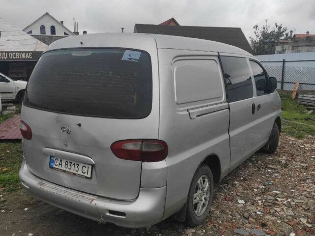 Серый Хендай Н 200, объемом двигателя 2.5 л и пробегом 385 тыс. км за 3200 $, фото 5 на Automoto.ua