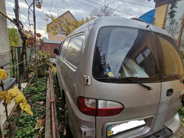 Серый Хендай Н 200, объемом двигателя 0 л и пробегом 299 тыс. км за 1500 $, фото 4 на Automoto.ua