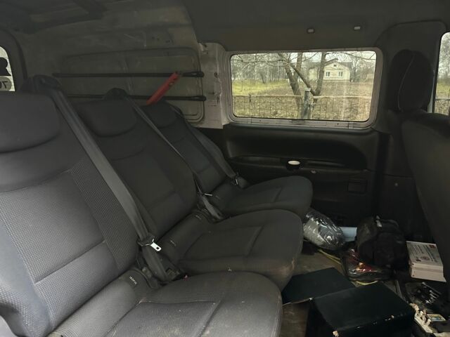 Серый Хендай Н 200, объемом двигателя 2.5 л и пробегом 2 тыс. км за 4000 $, фото 5 на Automoto.ua