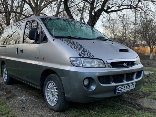 Серый Хендай Н 200, объемом двигателя 2.5 л и пробегом 327 тыс. км за 5200 $, фото 7 на Automoto.ua