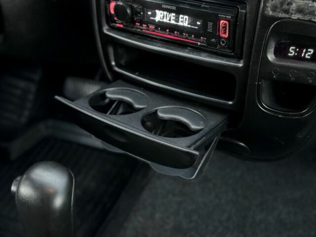 Синій Хендай Н 200, об'ємом двигуна 2.5 л та пробігом 305 тис. км за 3999 $, фото 17 на Automoto.ua