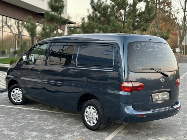 Синій Хендай Н 200, об'ємом двигуна 2.5 л та пробігом 305 тис. км за 3999 $, фото 6 на Automoto.ua