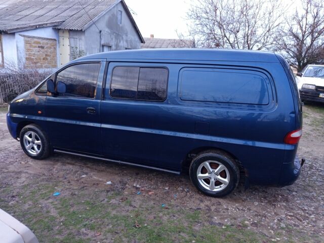 Синій Хендай Н 200, об'ємом двигуна 2 л та пробігом 250 тис. км за 4000 $, фото 2 на Automoto.ua