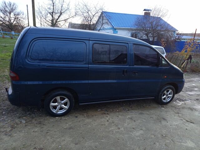 Синій Хендай Н 200, об'ємом двигуна 2 л та пробігом 250 тис. км за 4000 $, фото 3 на Automoto.ua