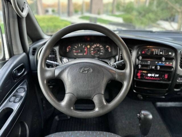 Синій Хендай Н 200, об'ємом двигуна 2.5 л та пробігом 305 тис. км за 3999 $, фото 15 на Automoto.ua