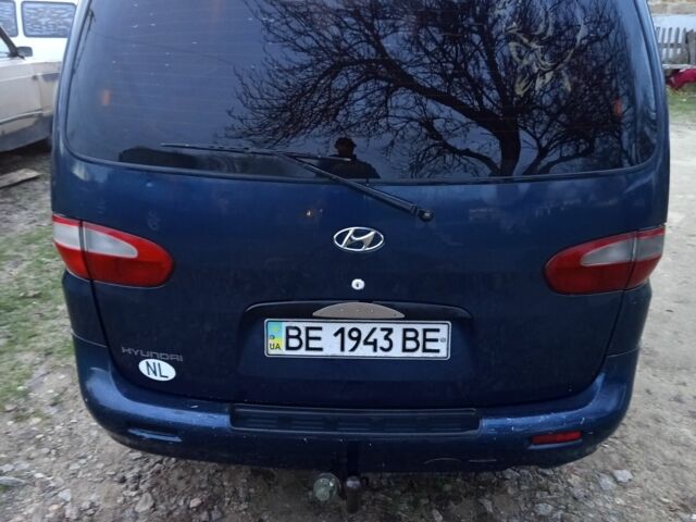 Синій Хендай Н 200, об'ємом двигуна 2 л та пробігом 250 тис. км за 4000 $, фото 1 на Automoto.ua