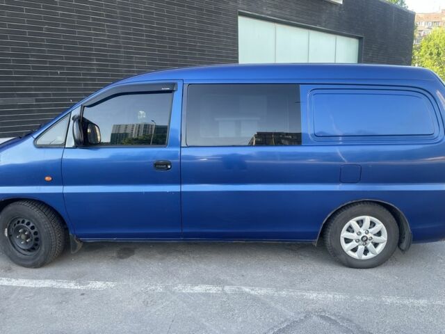 Синій Хендай Н 200, об'ємом двигуна 2.5 л та пробігом 268 тис. км за 5100 $, фото 1 на Automoto.ua