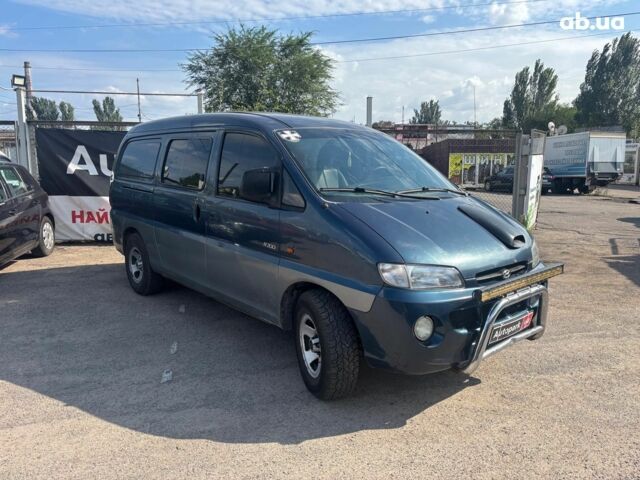 Синий Хендай Н 200, объемом двигателя 2.5 л и пробегом 440 тыс. км за 3890 $, фото 5 на Automoto.ua