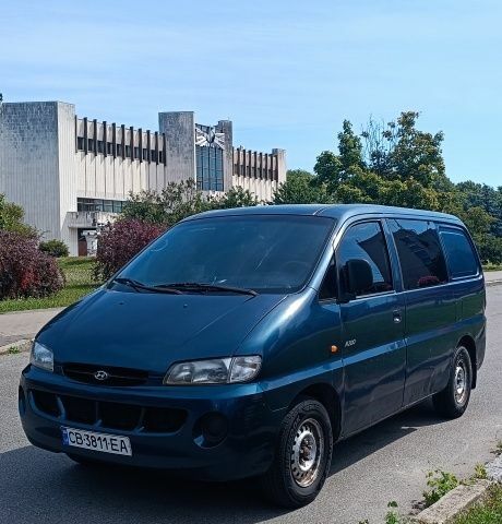 Синий Хендай Н 200, объемом двигателя 2.5 л и пробегом 300 тыс. км за 3999 $, фото 4 на Automoto.ua