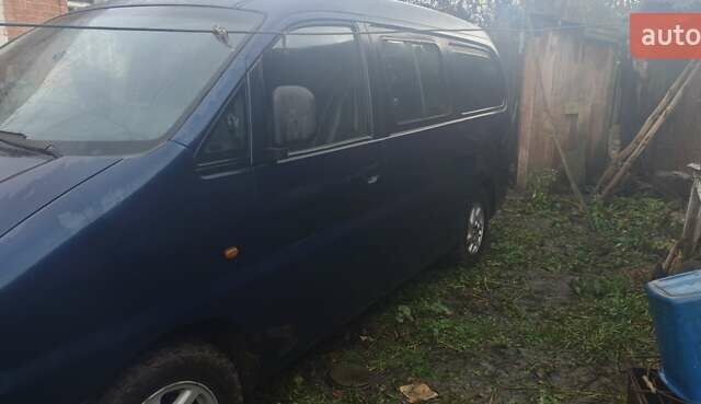 Синий Хендай Н 200, объемом двигателя 2.5 л и пробегом 350 тыс. км за 4300 $, фото 4 на Automoto.ua