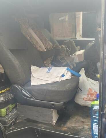 Синий Хендай Н 200, объемом двигателя 2.5 л и пробегом 350 тыс. км за 4300 $, фото 11 на Automoto.ua