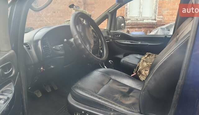 Синий Хендай Н 200, объемом двигателя 2.5 л и пробегом 350 тыс. км за 4300 $, фото 8 на Automoto.ua