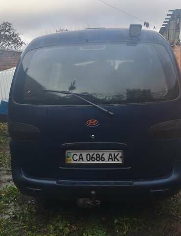 Синий Хендай Н 200, объемом двигателя 2.5 л и пробегом 350 тыс. км за 4300 $, фото 5 на Automoto.ua