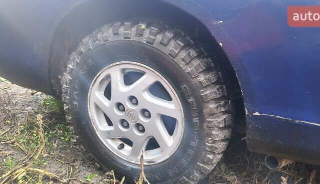 Синий Хендай Н 200, объемом двигателя 2.5 л и пробегом 350 тыс. км за 4300 $, фото 10 на Automoto.ua