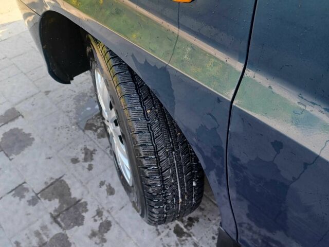 Синий Хендай Н 200, объемом двигателя 2.5 л и пробегом 333 тыс. км за 2500 $, фото 7 на Automoto.ua