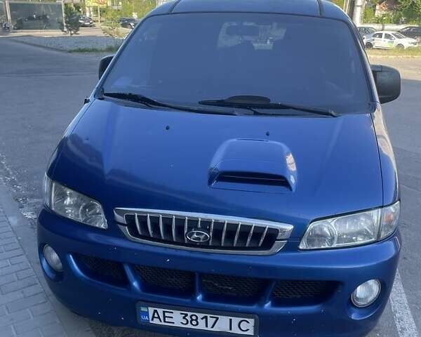 Синий Хендай Н 200, объемом двигателя 2.5 л и пробегом 268 тыс. км за 5100 $, фото 3 на Automoto.ua