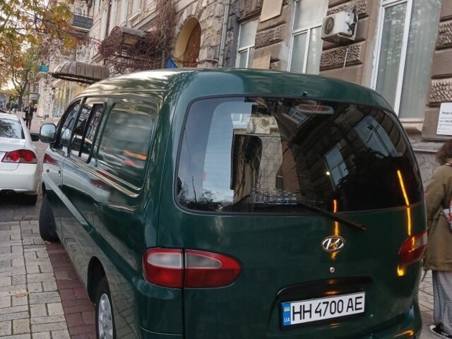 Зеленый Хендай Н 200, объемом двигателя 2.5 л и пробегом 399 тыс. км за 4000 $, фото 3 на Automoto.ua