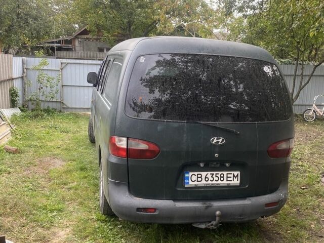 Зелений Хендай Н 200, об'ємом двигуна 2.5 л та пробігом 300 тис. км за 2700 $, фото 1 на Automoto.ua