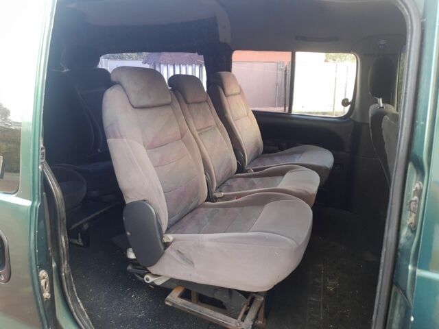 Зелений Хендай Н 200, об'ємом двигуна 2 л та пробігом 440 тис. км за 3500 $, фото 6 на Automoto.ua