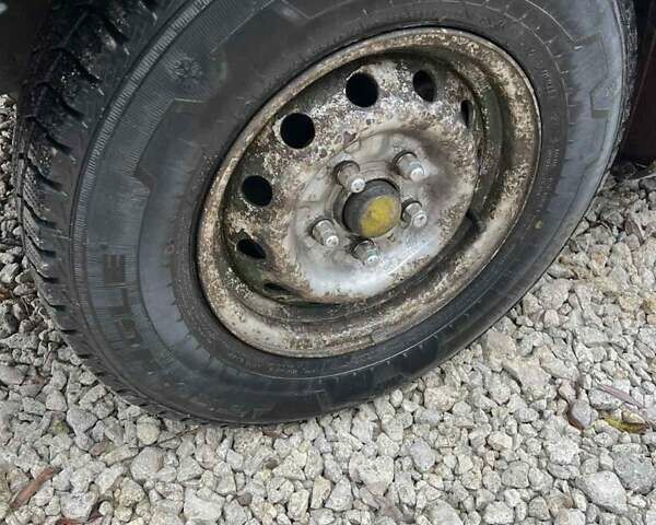 Зеленый Хендай Н 200, объемом двигателя 2.5 л и пробегом 322 тыс. км за 2450 $, фото 12 на Automoto.ua