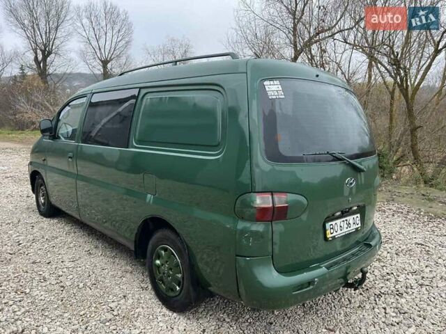 Зеленый Хендай Н 200, объемом двигателя 2.5 л и пробегом 322 тыс. км за 2450 $, фото 6 на Automoto.ua