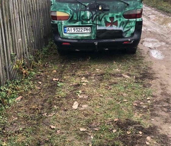 Белый Хендай Н1 (Старекс), объемом двигателя 2.5 л и пробегом 1 тыс. км за 1300 $, фото 2 на Automoto.ua