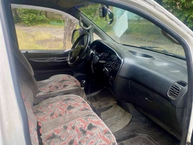 Білий Хендай Н1 (Старекс), об'ємом двигуна 2.5 л та пробігом 377 тис. км за 4300 $, фото 5 на Automoto.ua