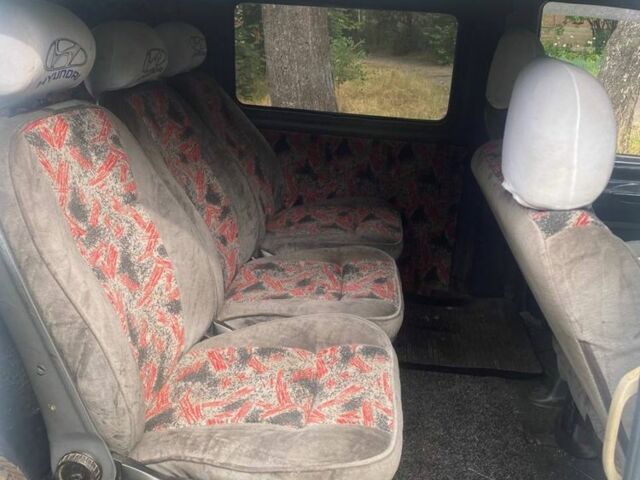 Білий Хендай Н1 (Старекс), об'ємом двигуна 2.5 л та пробігом 377 тис. км за 4300 $, фото 6 на Automoto.ua