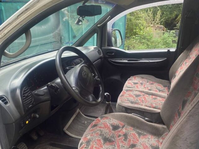 Білий Хендай Н1 (Старекс), об'ємом двигуна 2.5 л та пробігом 377 тис. км за 4300 $, фото 4 на Automoto.ua