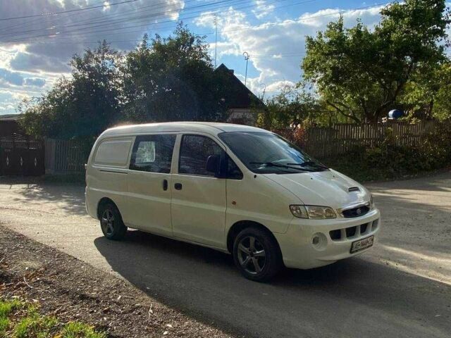 Белый Хендай Н1 (Старекс), объемом двигателя 2.5 л и пробегом 300 тыс. км за 3500 $, фото 17 на Automoto.ua