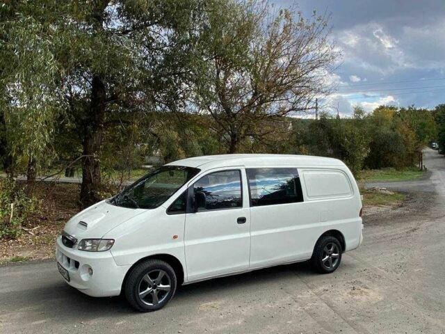 Белый Хендай Н1 (Старекс), объемом двигателя 2.5 л и пробегом 300 тыс. км за 3500 $, фото 8 на Automoto.ua