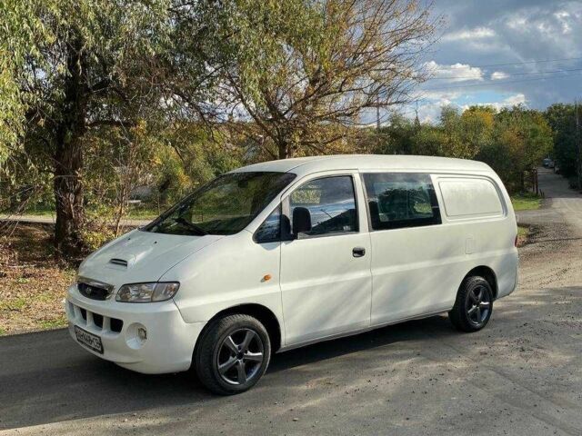 Белый Хендай Н1 (Старекс), объемом двигателя 2.5 л и пробегом 300 тыс. км за 3500 $, фото 21 на Automoto.ua