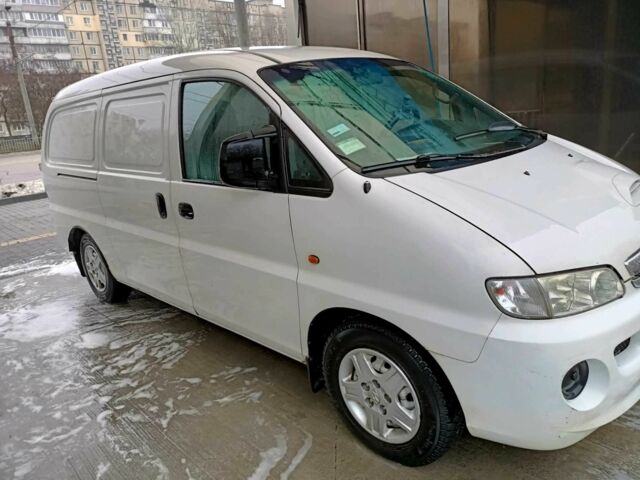 Білий Хендай Н1 (Старекс), об'ємом двигуна 2.5 л та пробігом 240 тис. км за 4500 $, фото 1 на Automoto.ua