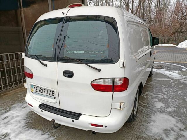 Білий Хендай Н1 (Старекс), об'ємом двигуна 2.5 л та пробігом 240 тис. км за 4500 $, фото 5 на Automoto.ua