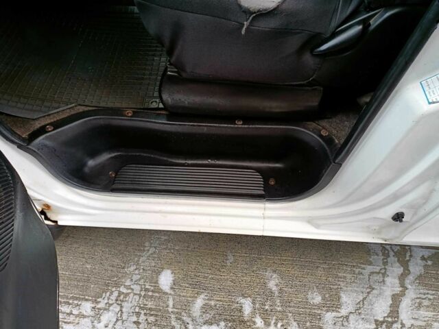 Білий Хендай Н1 (Старекс), об'ємом двигуна 2.5 л та пробігом 240 тис. км за 4500 $, фото 9 на Automoto.ua