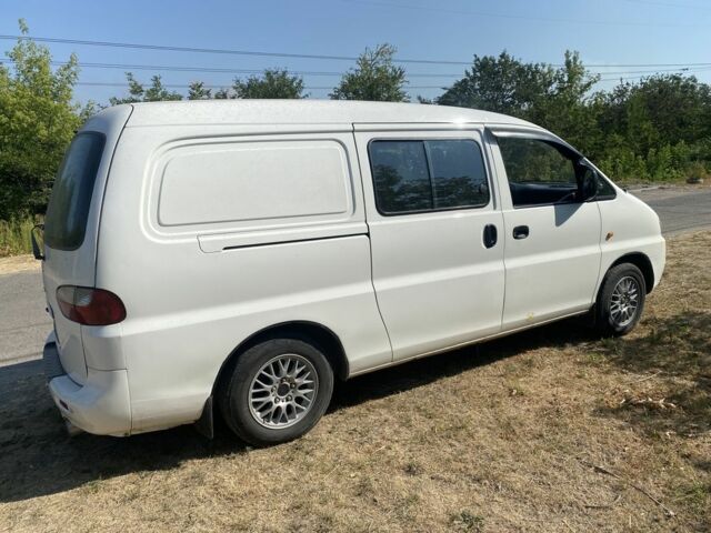 Білий Хендай Н1 (Старекс), об'ємом двигуна 2.5 л та пробігом 295 тис. км за 4800 $, фото 3 на Automoto.ua