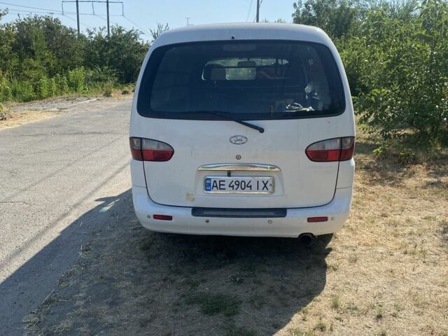 Білий Хендай Н1 (Старекс), об'ємом двигуна 2.5 л та пробігом 295 тис. км за 4800 $, фото 2 на Automoto.ua