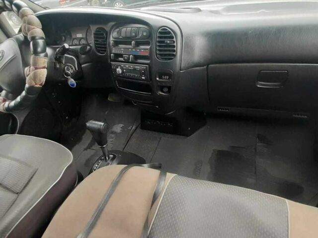 Білий Хендай Н1 (Старекс), об'ємом двигуна 2.5 л та пробігом 280 тис. км за 4773 $, фото 9 на Automoto.ua